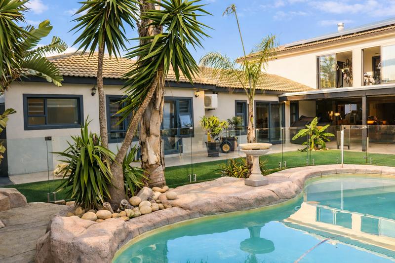 4 Bedroom Property for Sale in Flamingo Vlei Western Cape